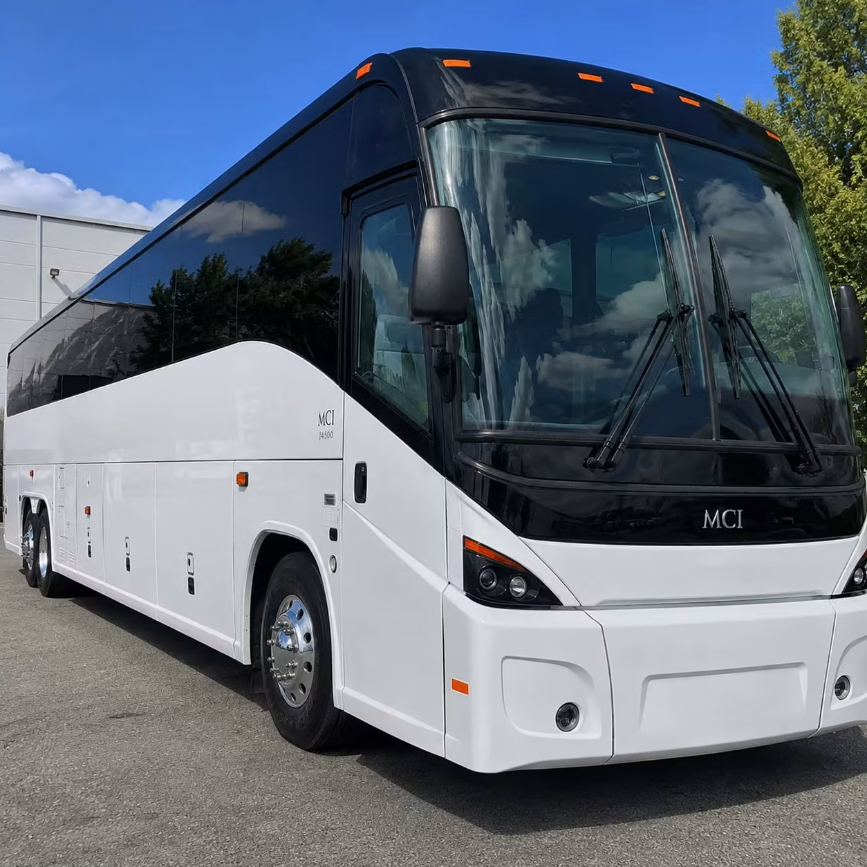 you can find and book airport transportation in durham and any nearby city